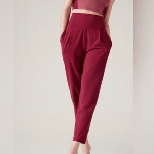 Athleta Elation Pant in Coffeeberry size large
